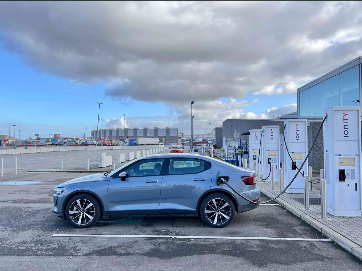 The Fleet Manager's Cheat Sheet: Choosing the Right EV Management Platform